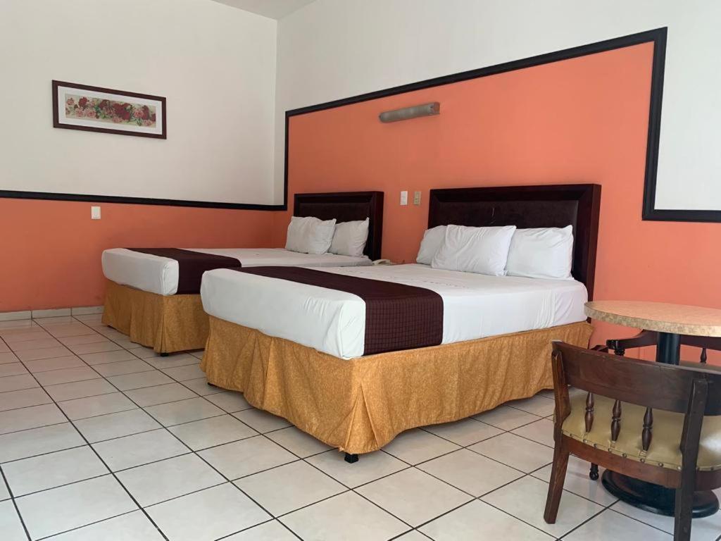 Hotel Villa Las Rosas Tepic Exterior foto
