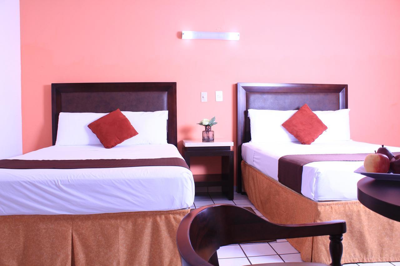 Hotel Villa Las Rosas Tepic Exterior foto