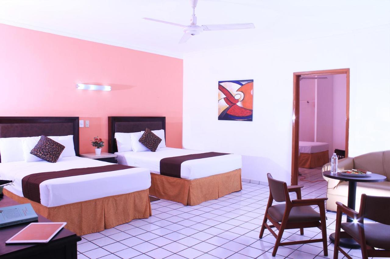 Hotel Villa Las Rosas Tepic Exterior foto