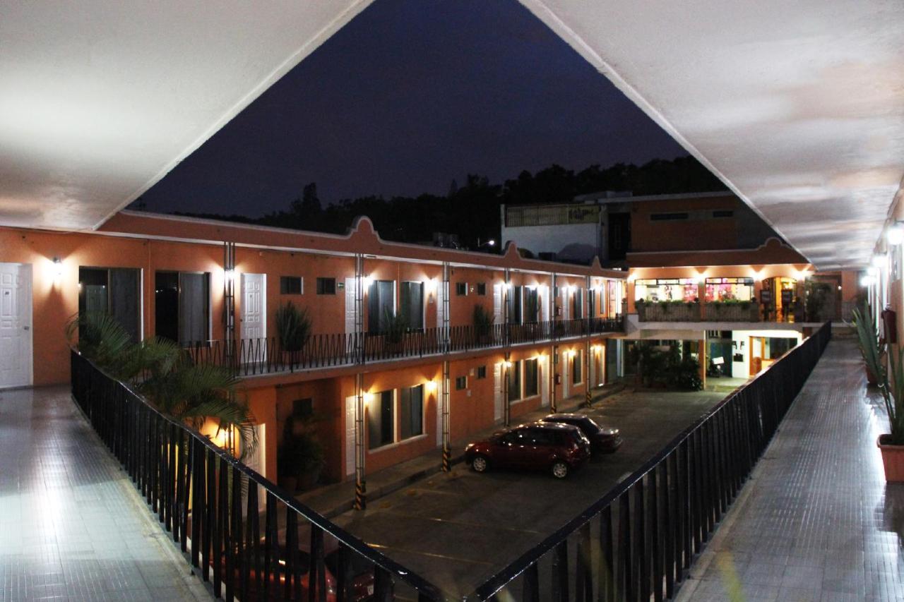 Hotel Villa Las Rosas Tepic Exterior foto
